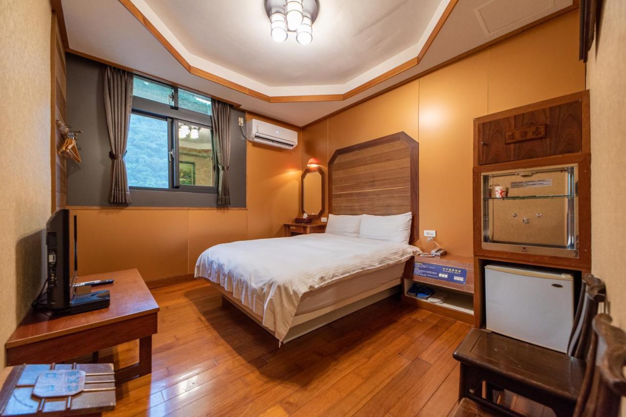 Shankou Hotspring Hotel Jiaoxi Exteriör bild