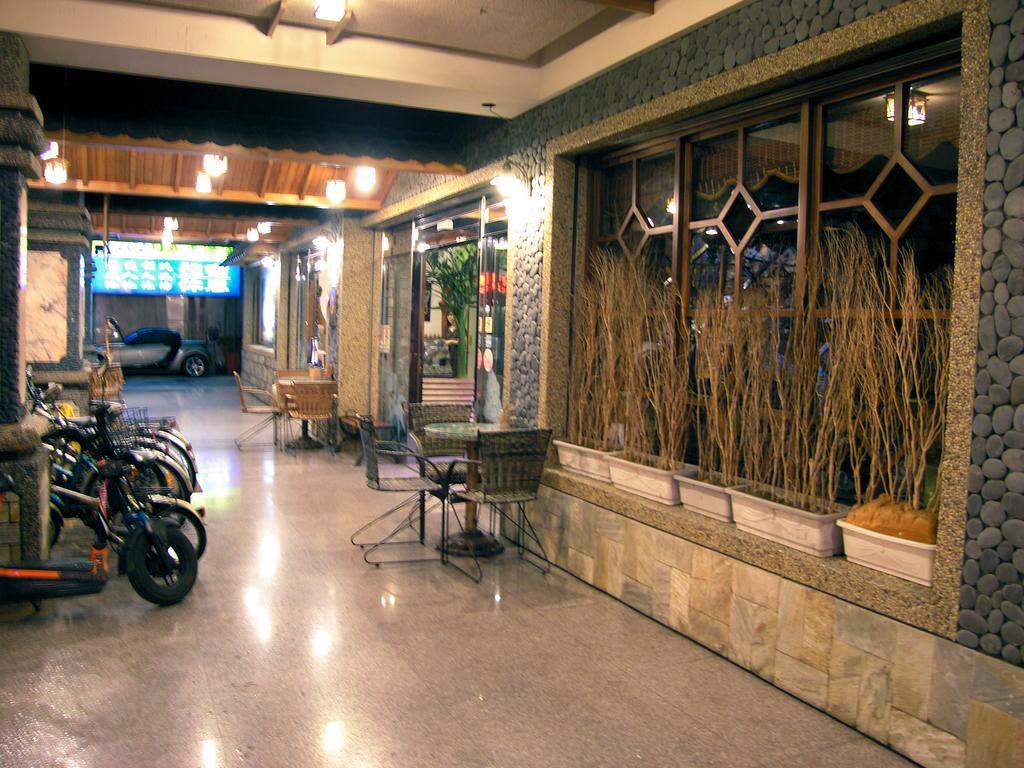 Shankou Hotspring Hotel Jiaoxi Exteriör bild
